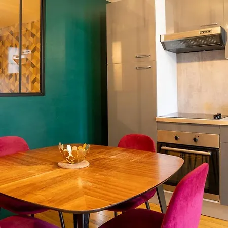 F2, Centre-ville Historique De *